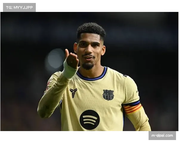 伤病更新：巴萨后卫阿劳霍通过赛前体检，可以出战阿森纳